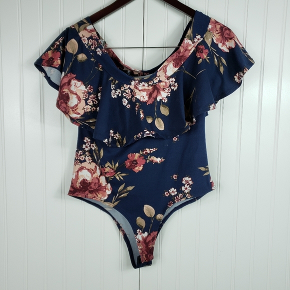 Discovery Tops - 6/$20 womans DISCOVERY soft bodysuit size LARGE